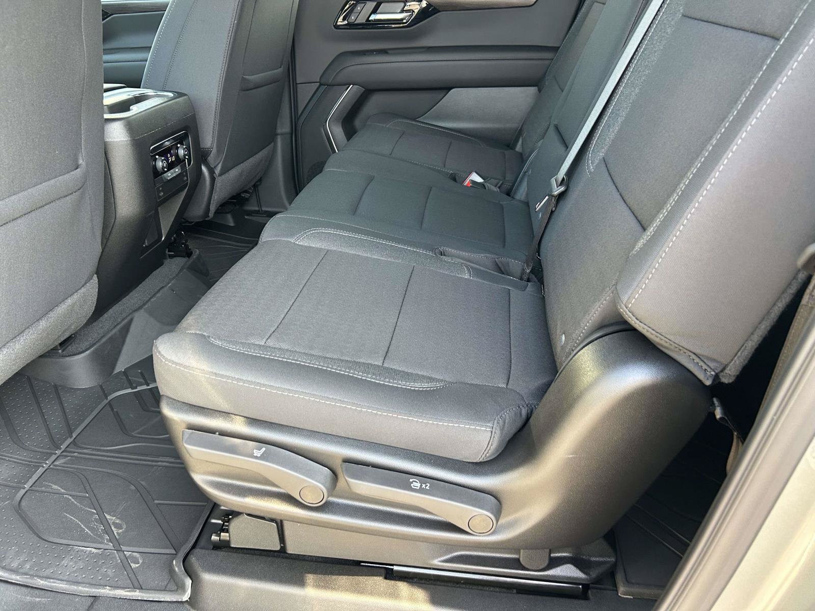 2026 Chevrolet Suburban LS - Photo 12