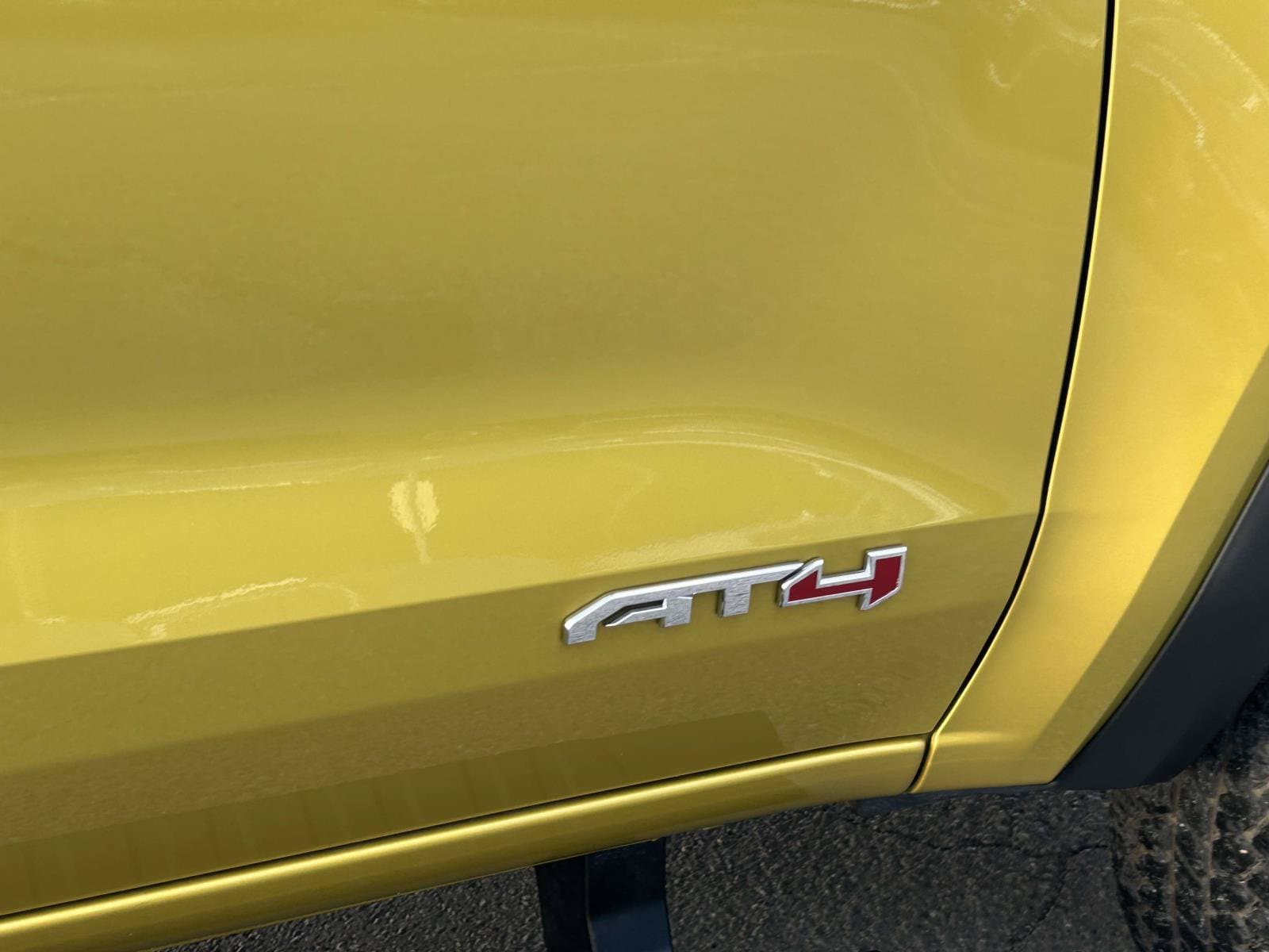 2024 GMC Canyon AT4 - Photo 9