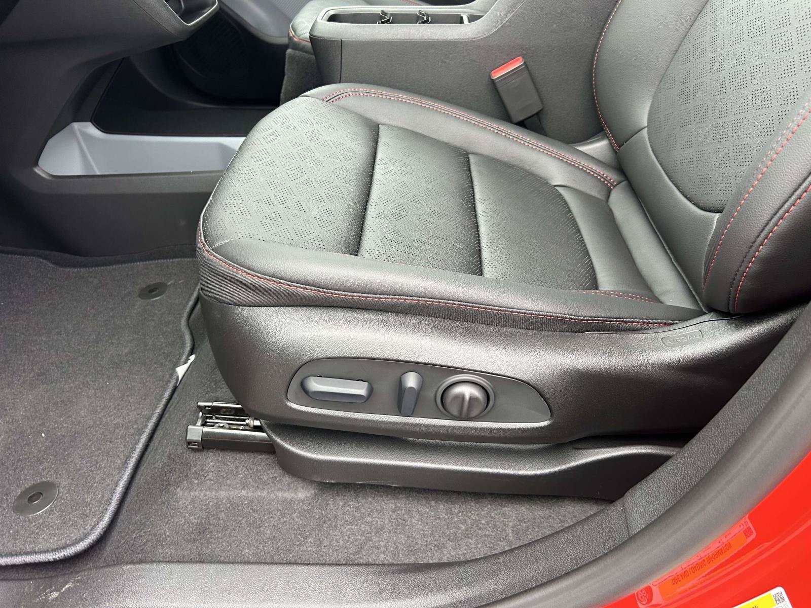 2027 Chevrolet Bolt RS - Photo 17