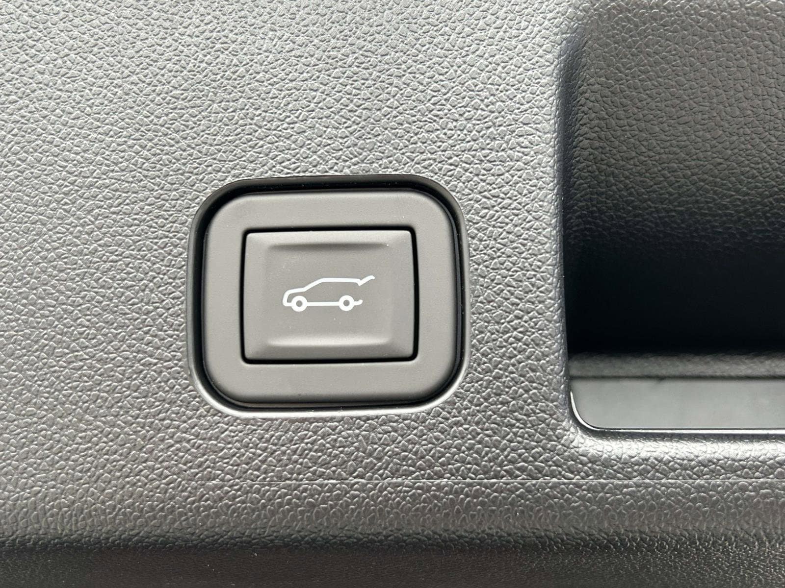 2026 Chevrolet Equinox EV RS - Photo 18
