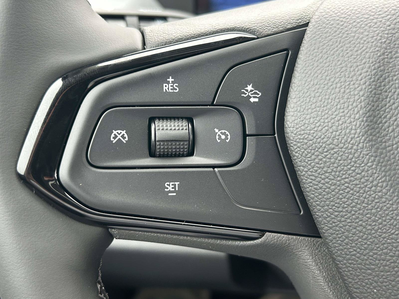 2027 Chevrolet Bolt RS - Photo 22