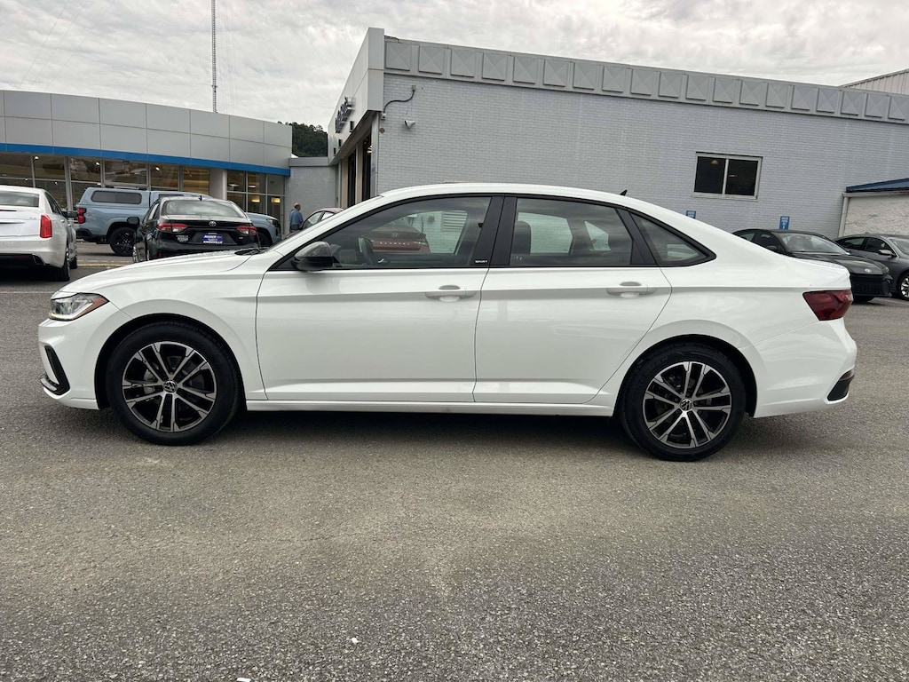 Used 2025 Volkswagen Jetta Sport Sedan