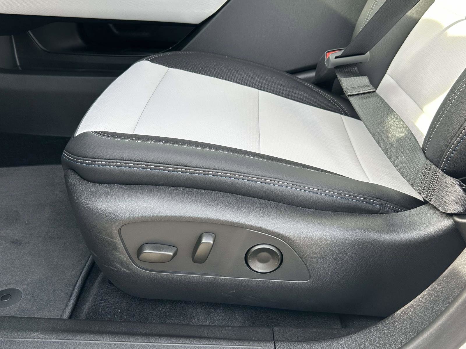 2026 Chevrolet Equinox EV 2LT - Photo 17