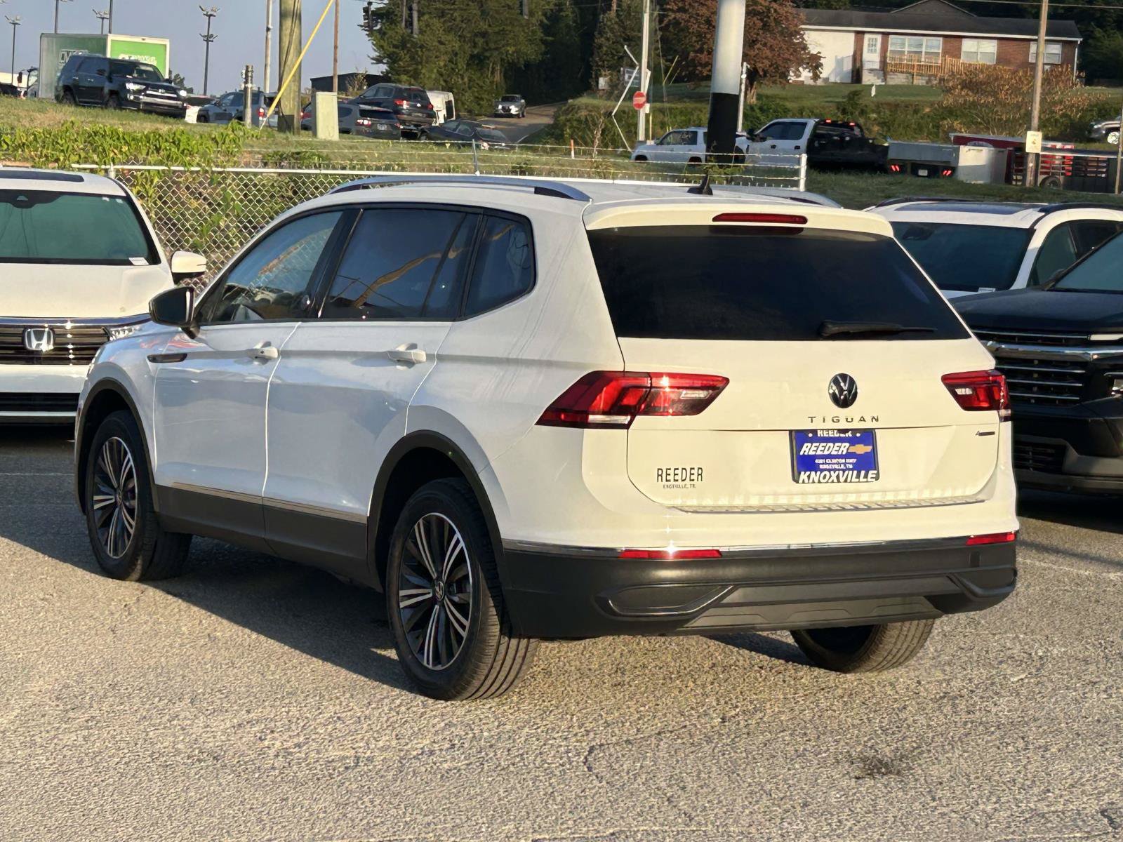 Used 2024 Volkswagen Tiguan SE SUV