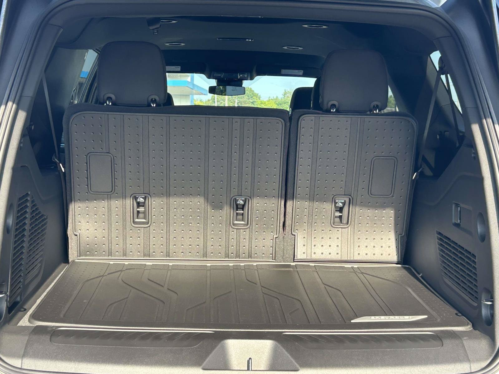 2026 Chevrolet Suburban LS - Photo 11