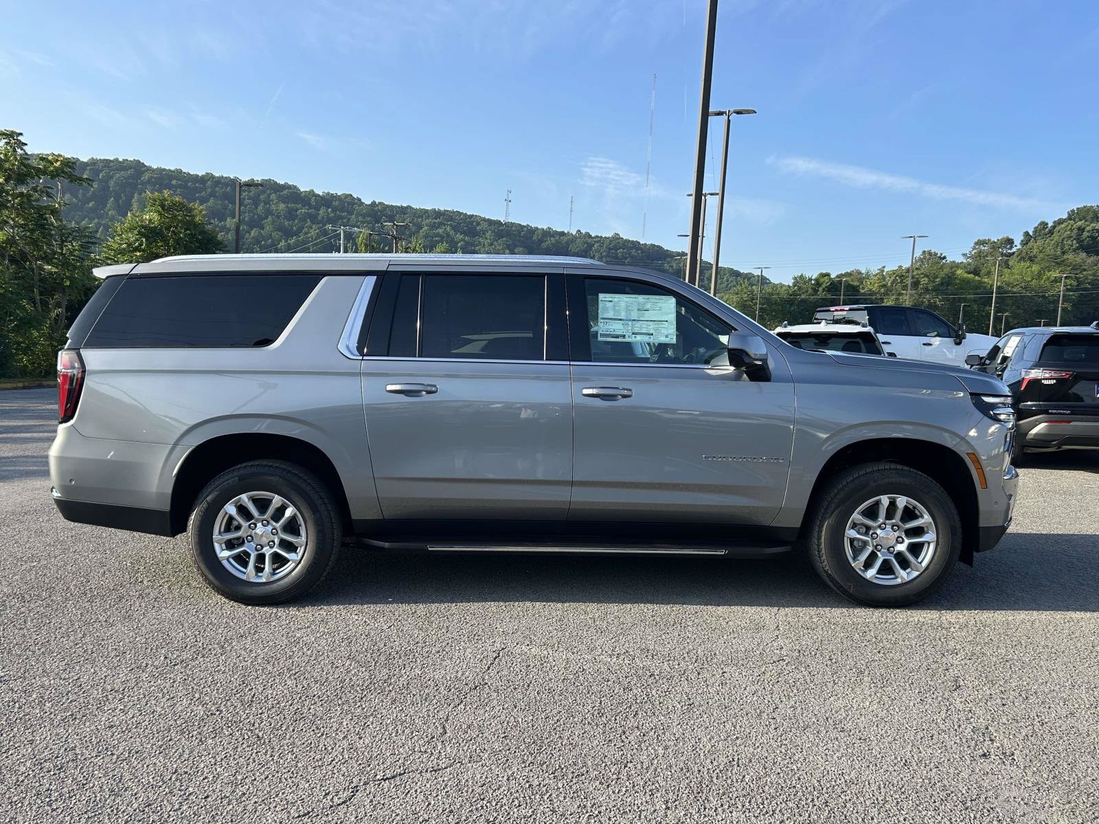 2026 Chevrolet Suburban LS - Photo 8