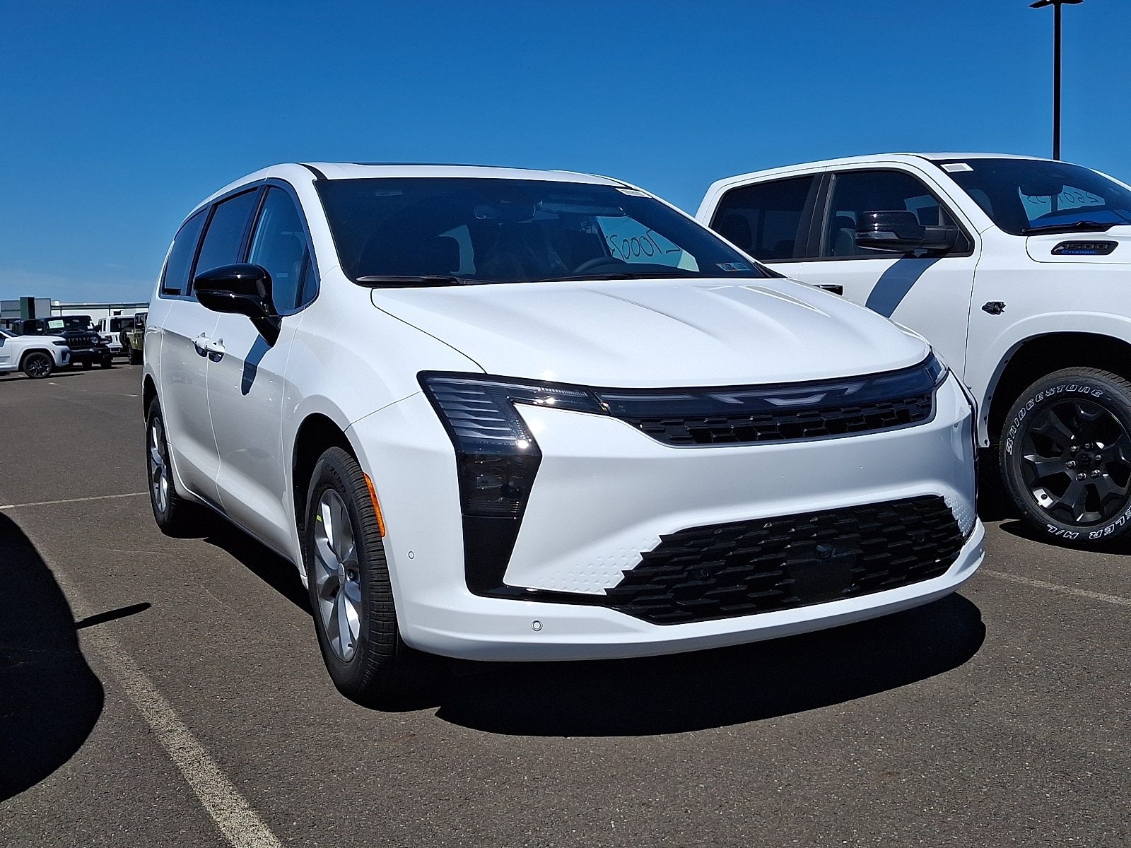 2027 Chrysler Pacifica Select