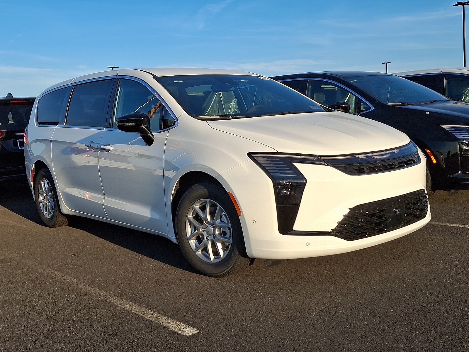 2027 Chrysler Pacifica Select