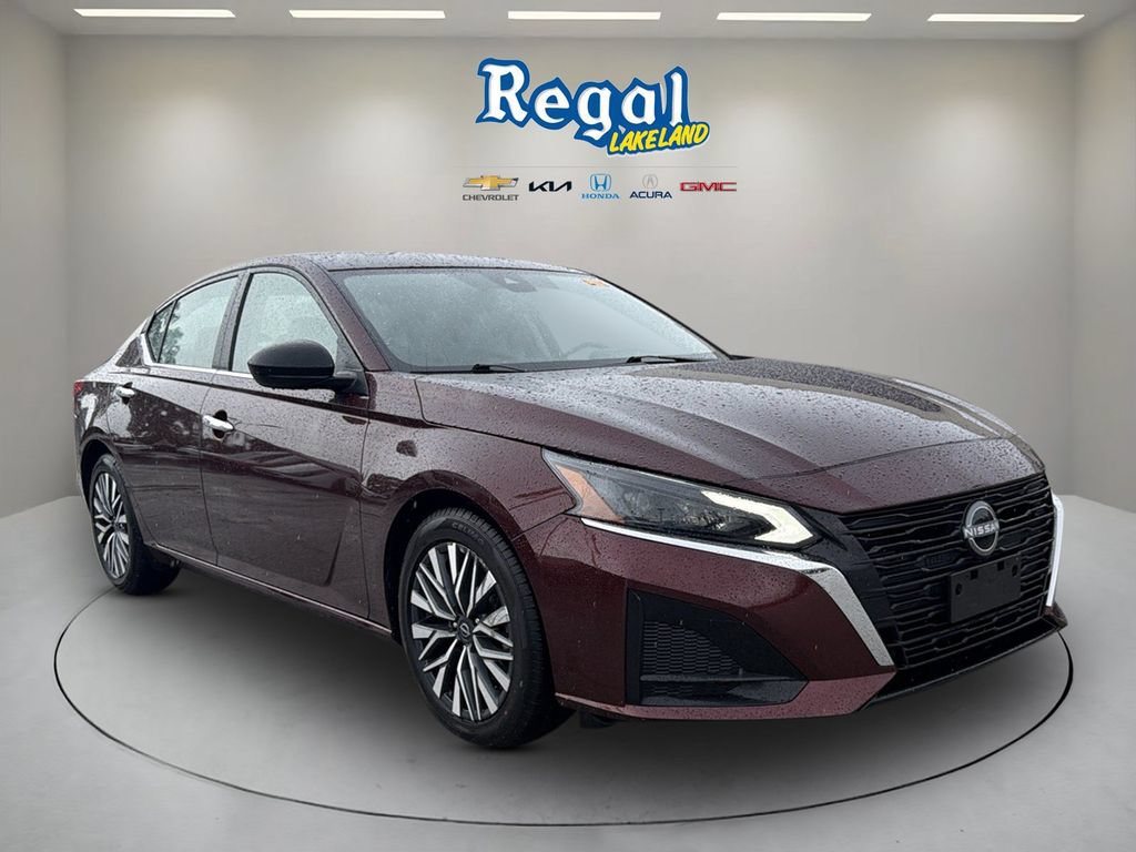 2025 Nissan Altima SV Sedan
