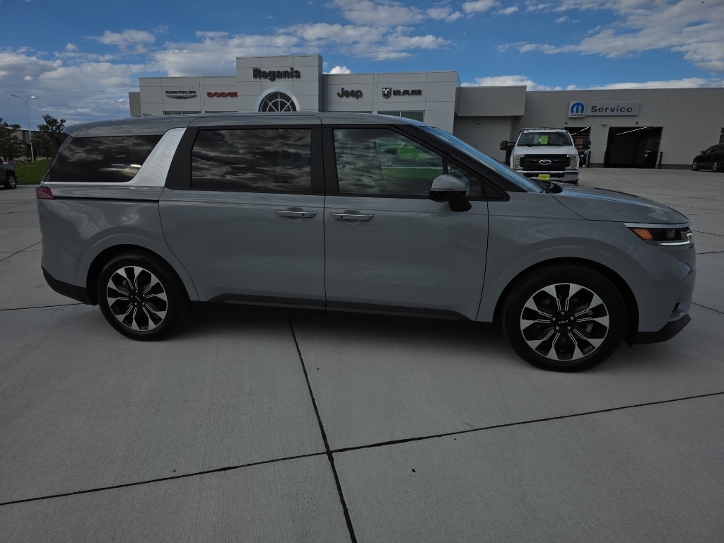 Used 2024 Kia Carnival EX Passenger Van