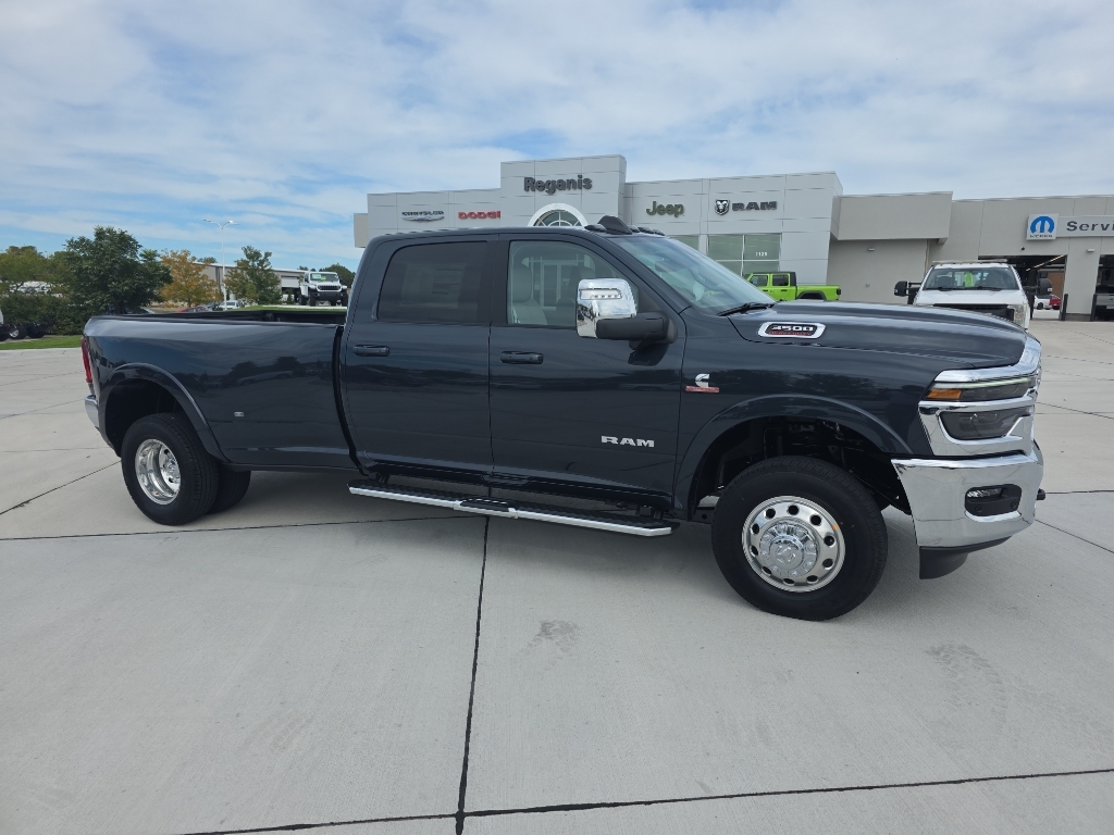 New 2027 Ram 3500 LARAMIE CREW CAB 4X4 8' BOX Pickup