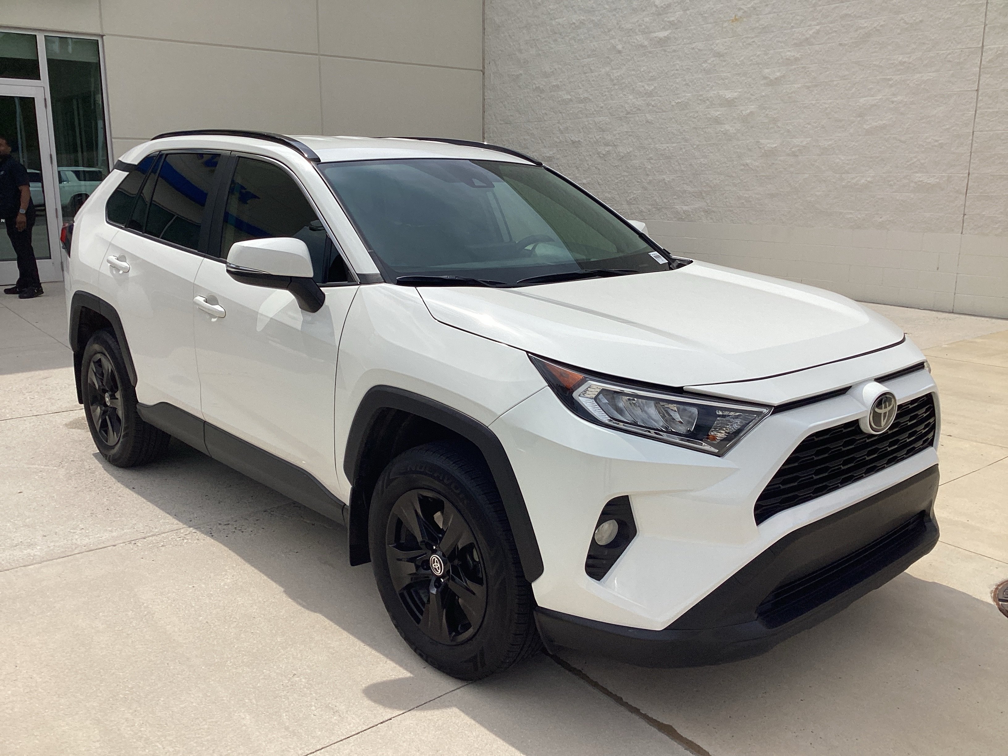 2020 Toyota RAV4 XLE SUV