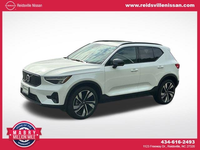 2025 Volvo XC40