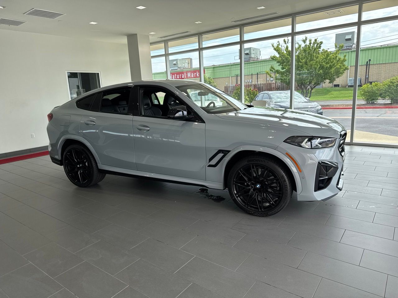 2025 BMW X6 M