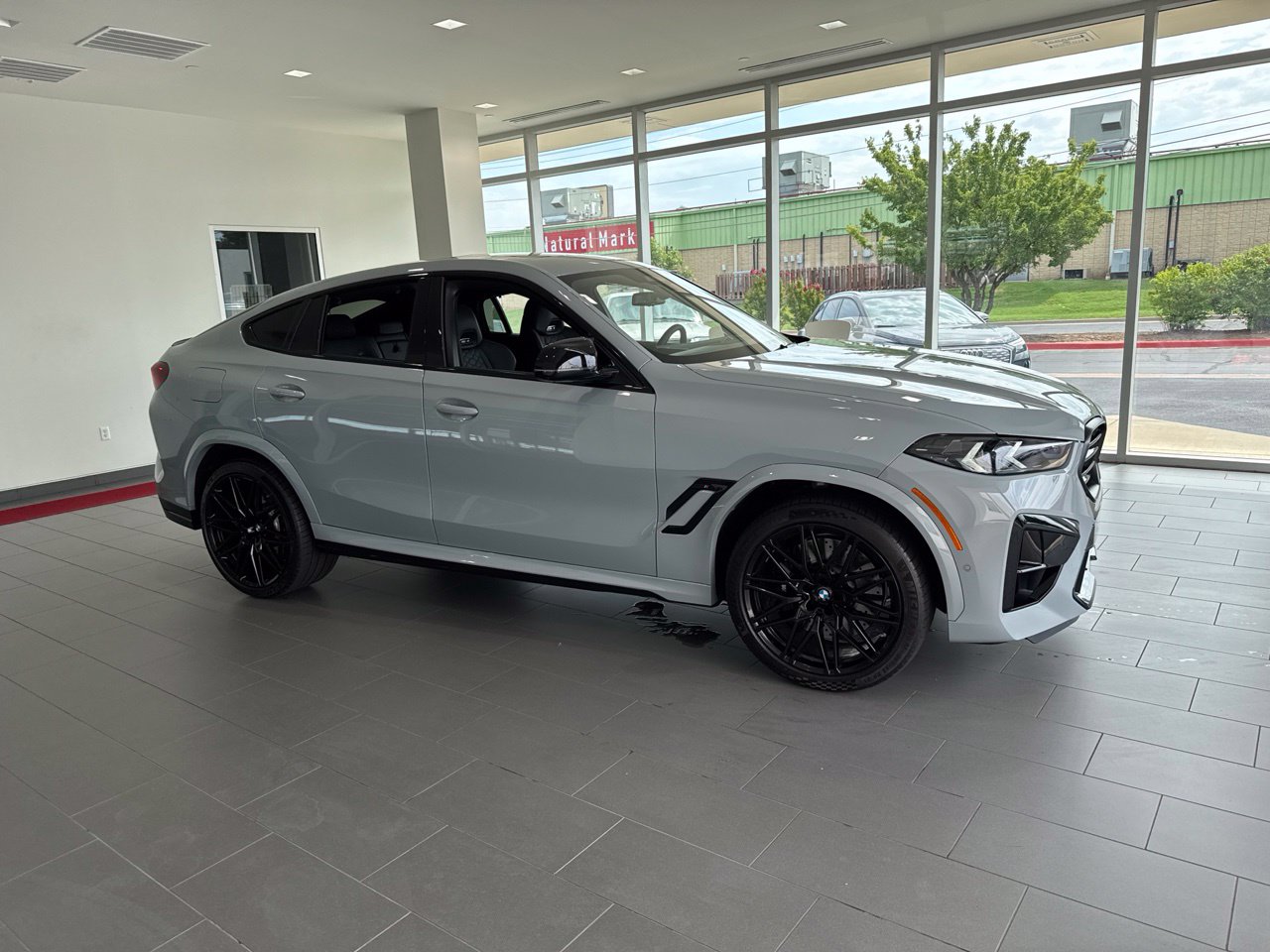 2025 BMW X6 M