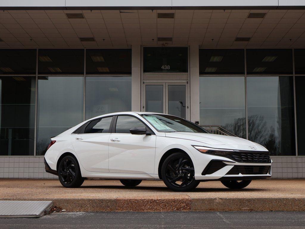 New 2026 Hyundai Elantra SEL Sport Sedan