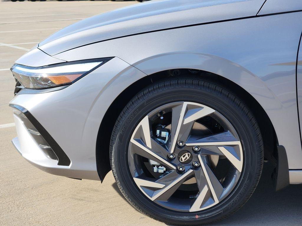 New 2026 Hyundai Elantra Limited Sedan