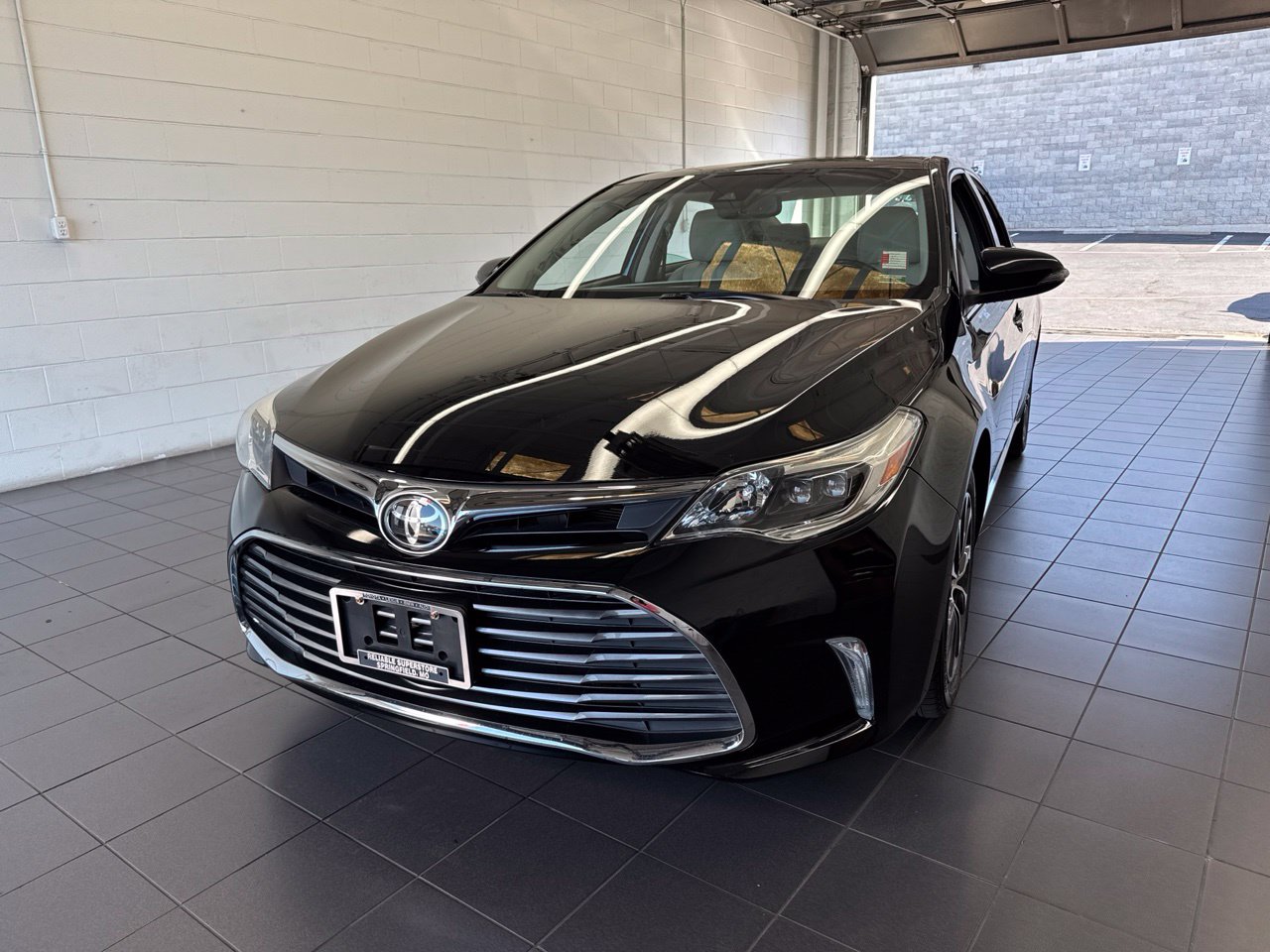 Certified 2018 Toyota Avalon XLE Premium Sedan
