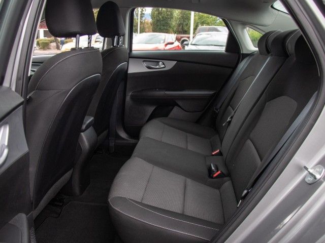 2023 Kia Forte LXS - Photo 17