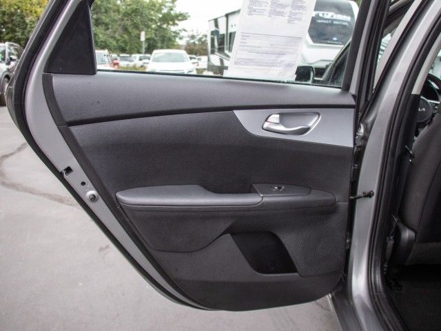2023 Kia Forte LXS - Photo 18