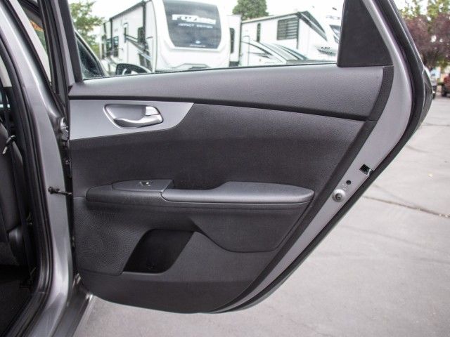2023 Kia Forte LXS - Photo 23