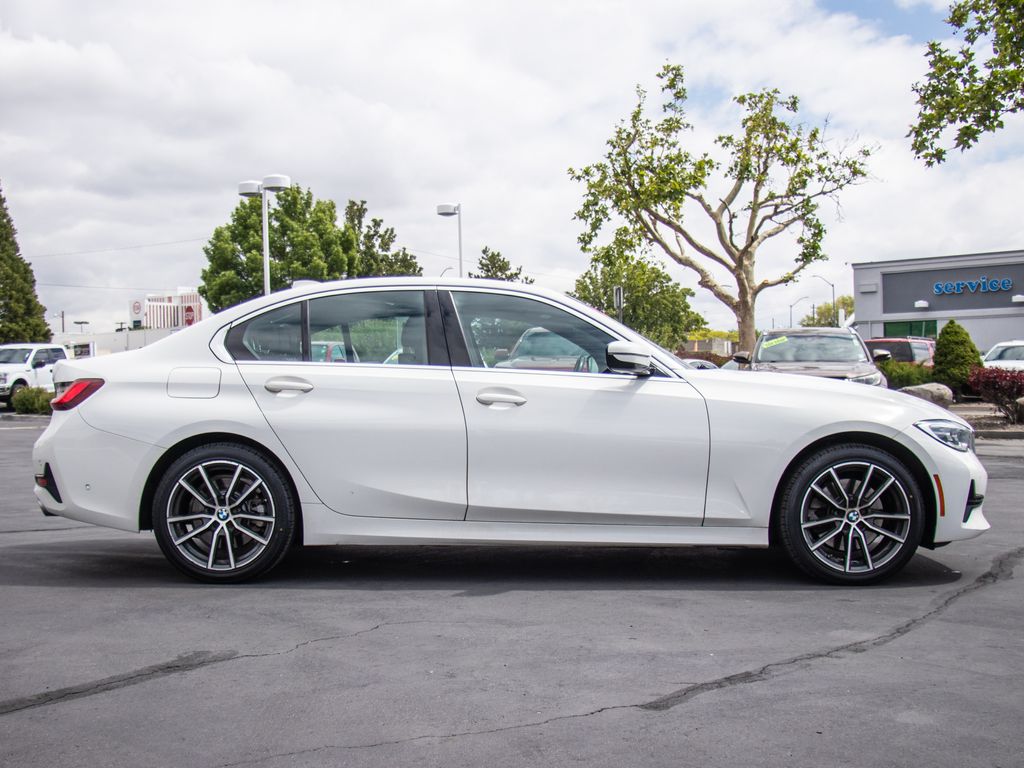 2022 BMW 3 Series 330i - Photo 8