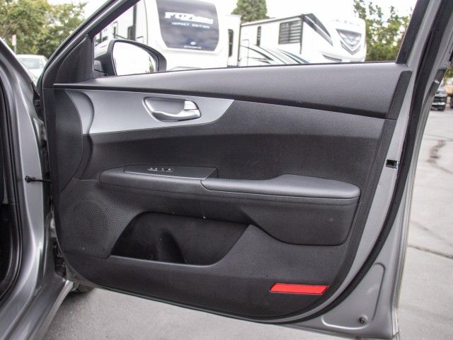 2023 Kia Forte LXS - Photo 20