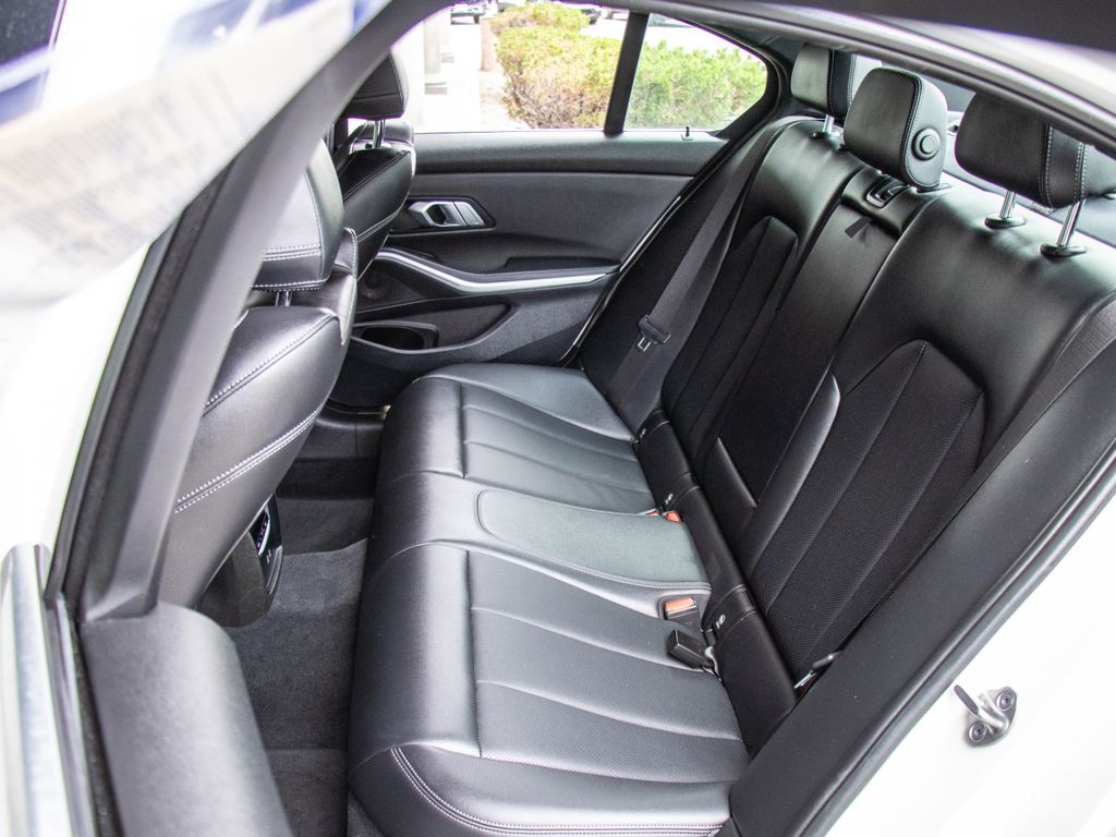 2022 BMW 3 Series 330i - Photo 22