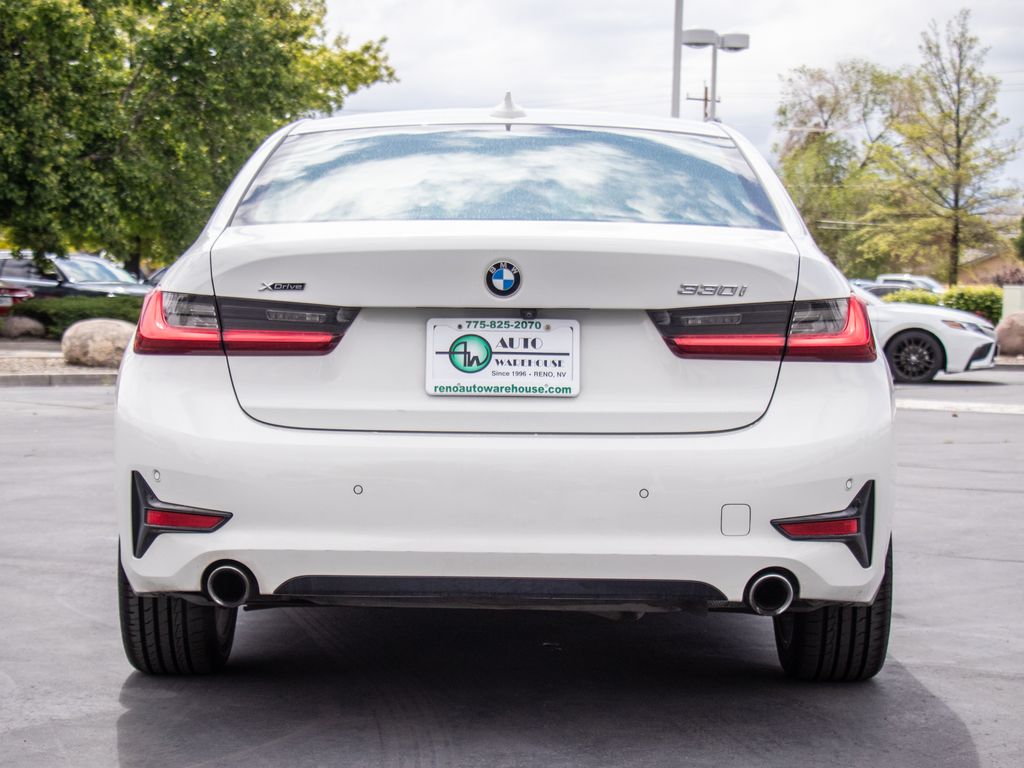 2022 BMW 3 Series 330i - Photo 6