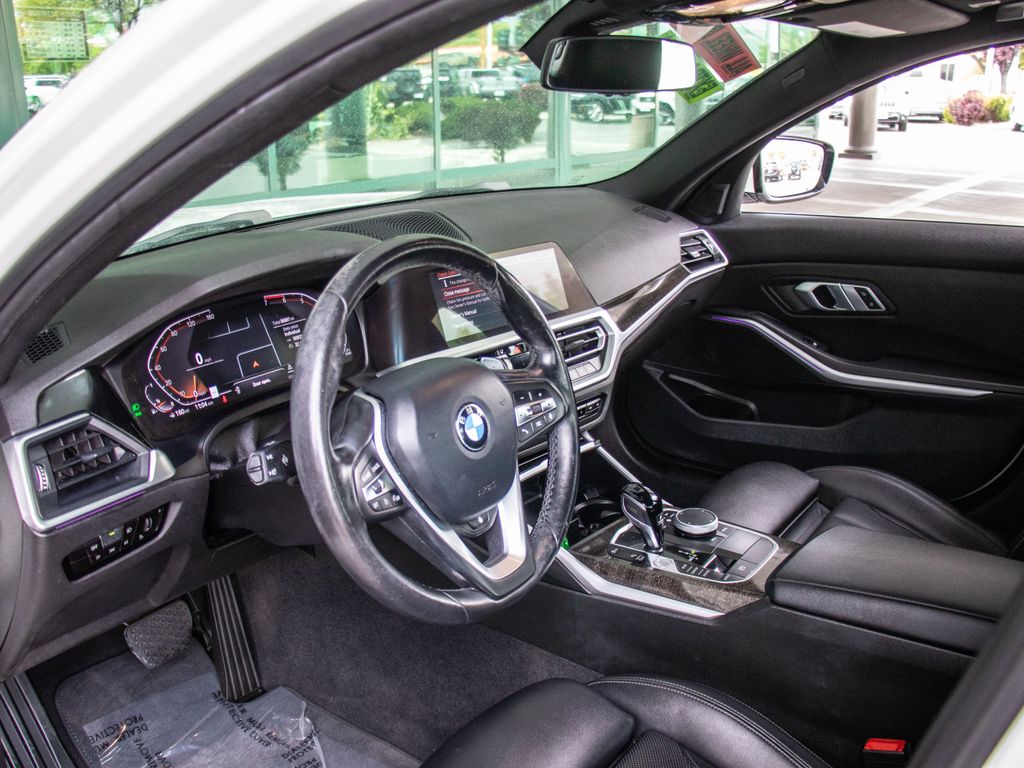 2022 BMW 3 Series 330i - Photo 11