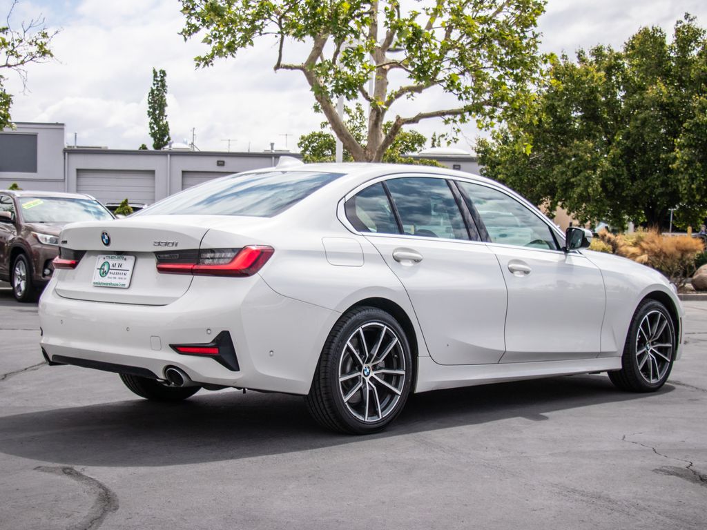 2022 BMW 3 Series 330i - Photo 7