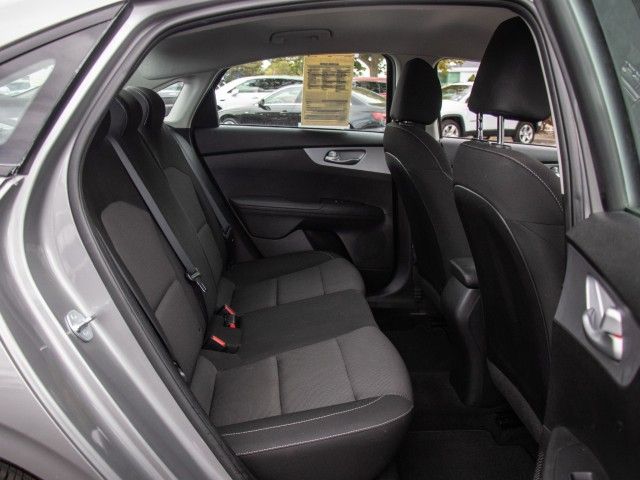 2023 Kia Forte LXS - Photo 22