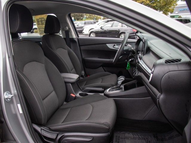 2023 Kia Forte LXS - Photo 21