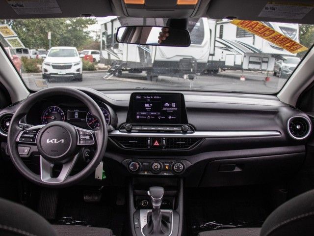 2023 Kia Forte LXS - Photo 14