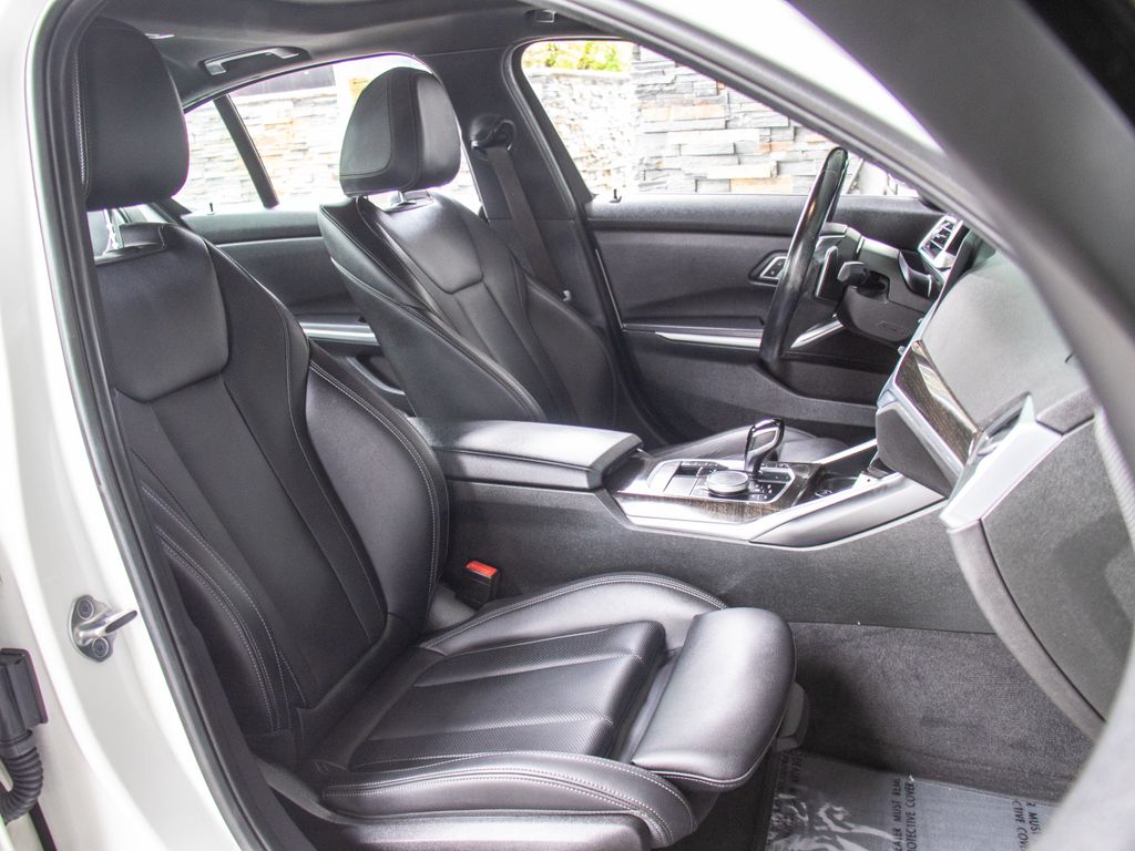 2022 BMW 3 Series 330i - Photo 19