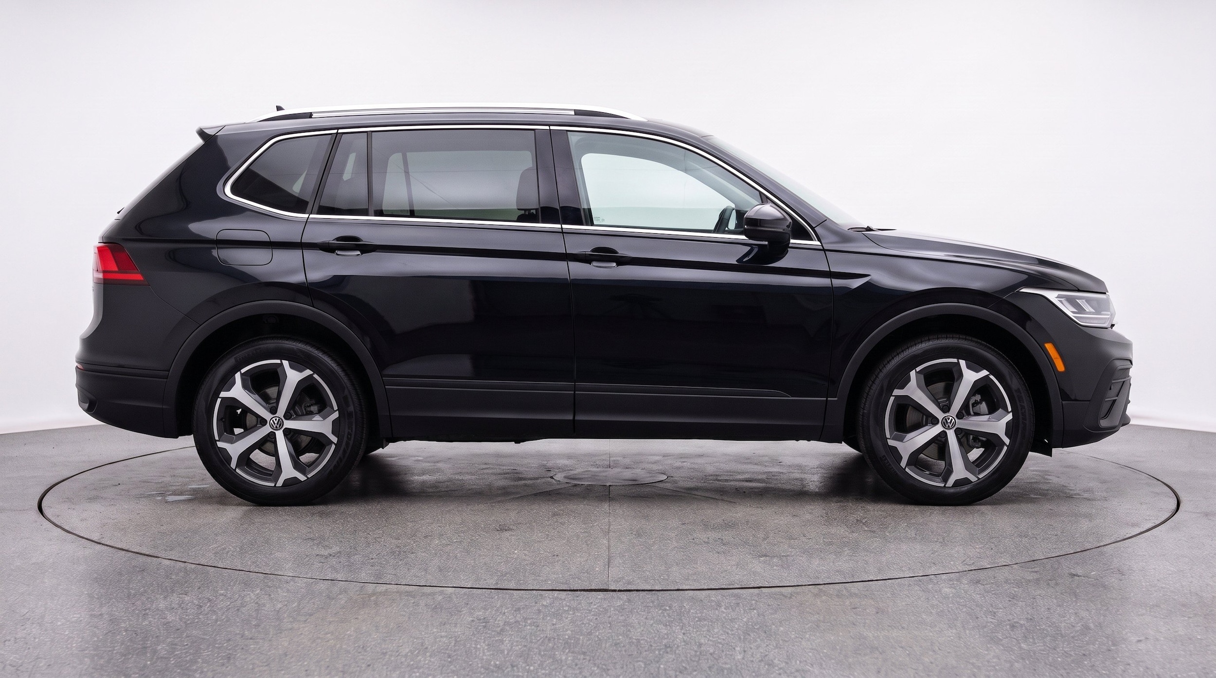Thumbnail: 2026 Volkswagen Tiguan - 10