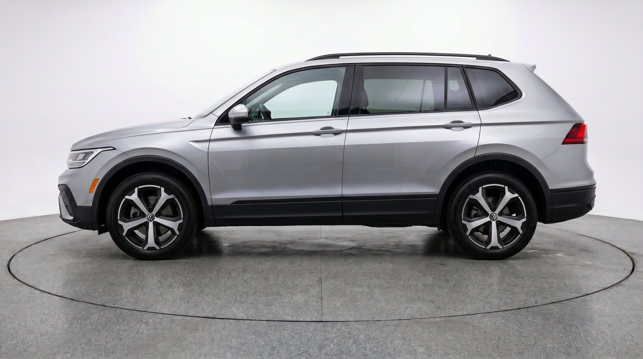 Thumbnail: 2026 Volkswagen Tiguan - 5