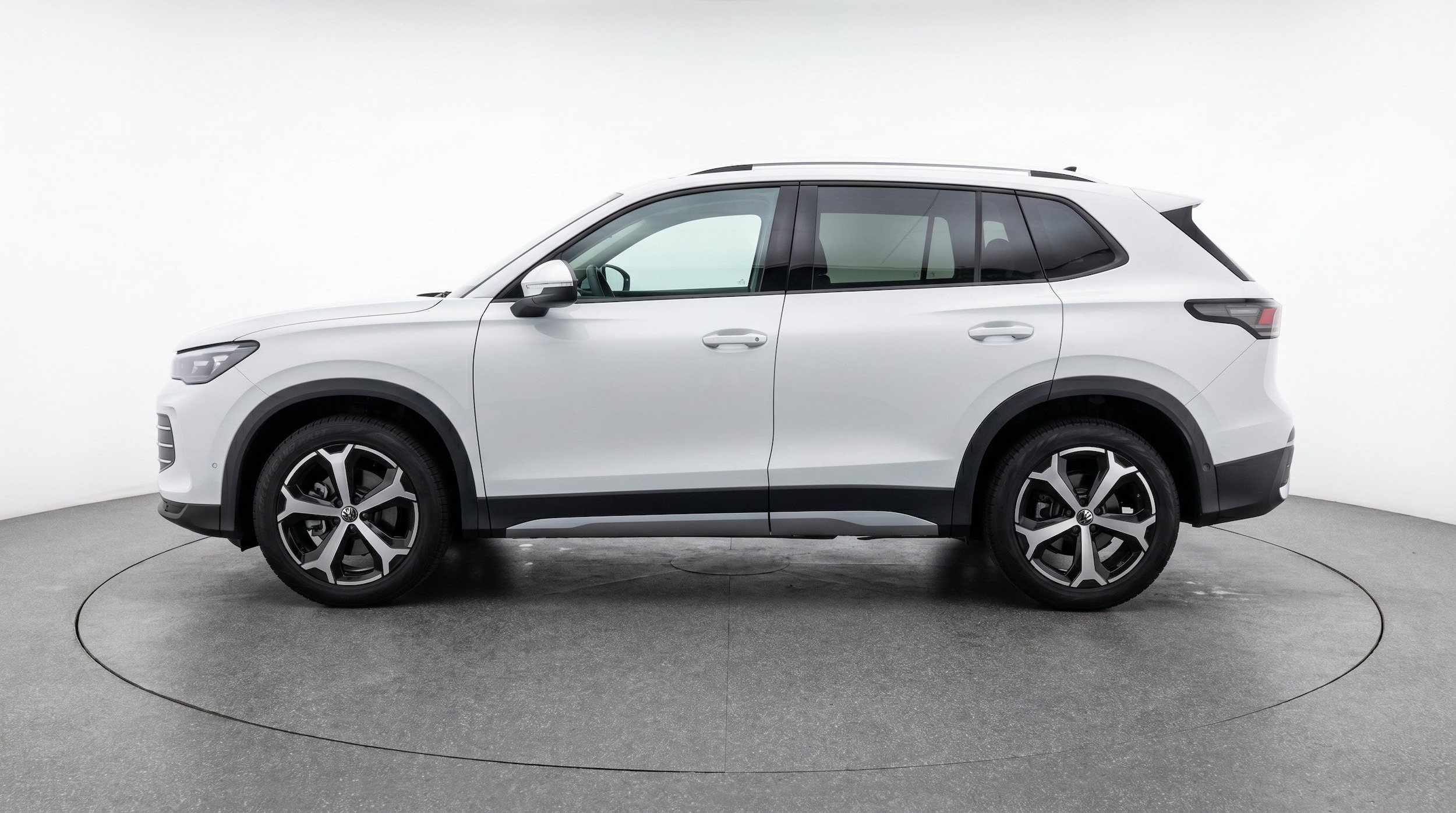 Thumbnail: 2026 Volkswagen Tiguan - 5