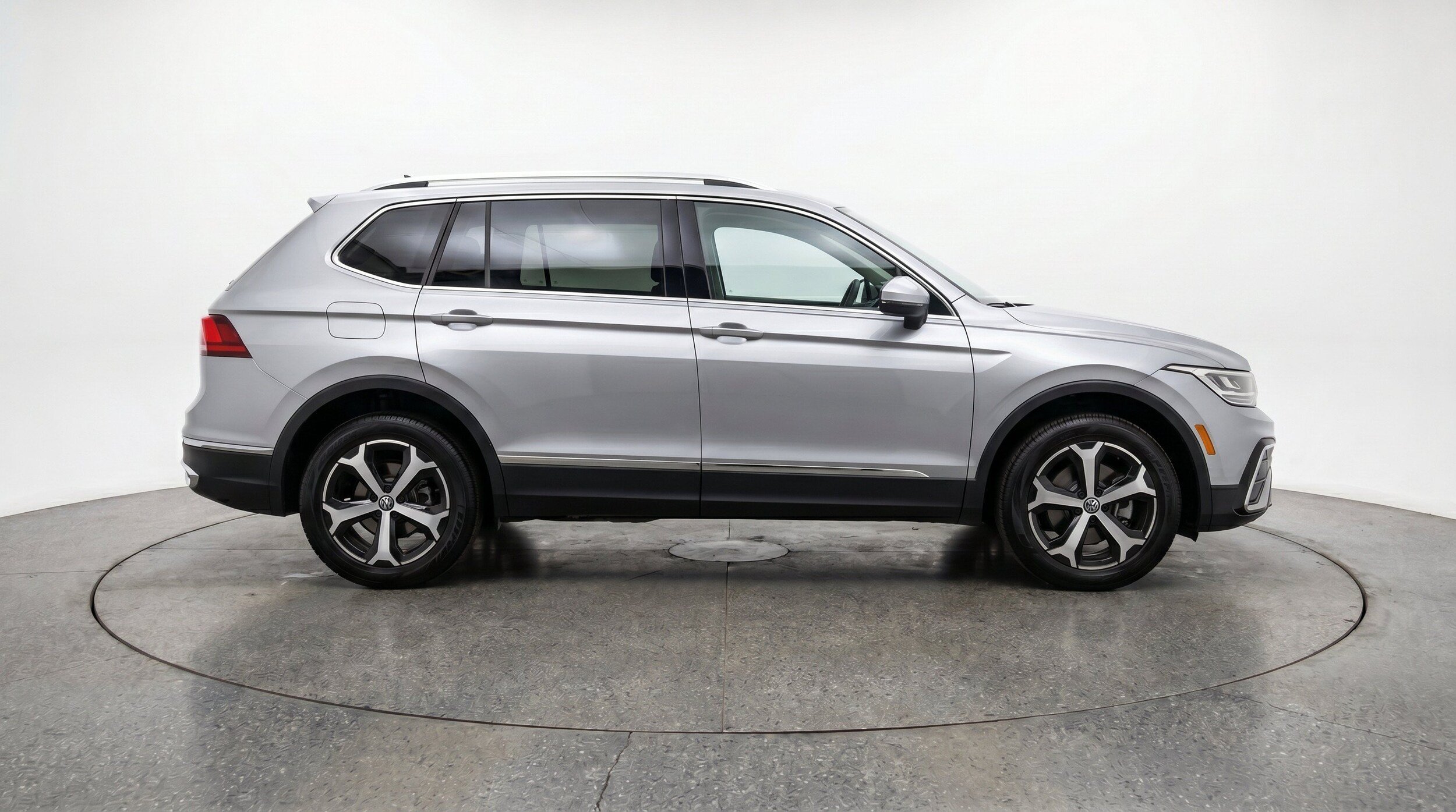 Thumbnail: 2026 Volkswagen Tiguan - 10