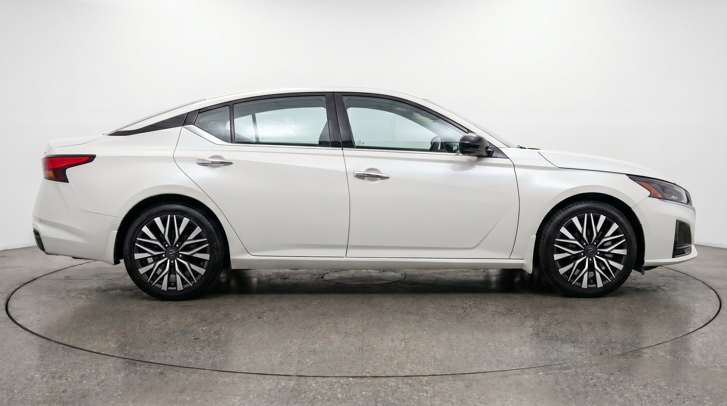 Thumbnail: 2025 Nissan Altima - 10