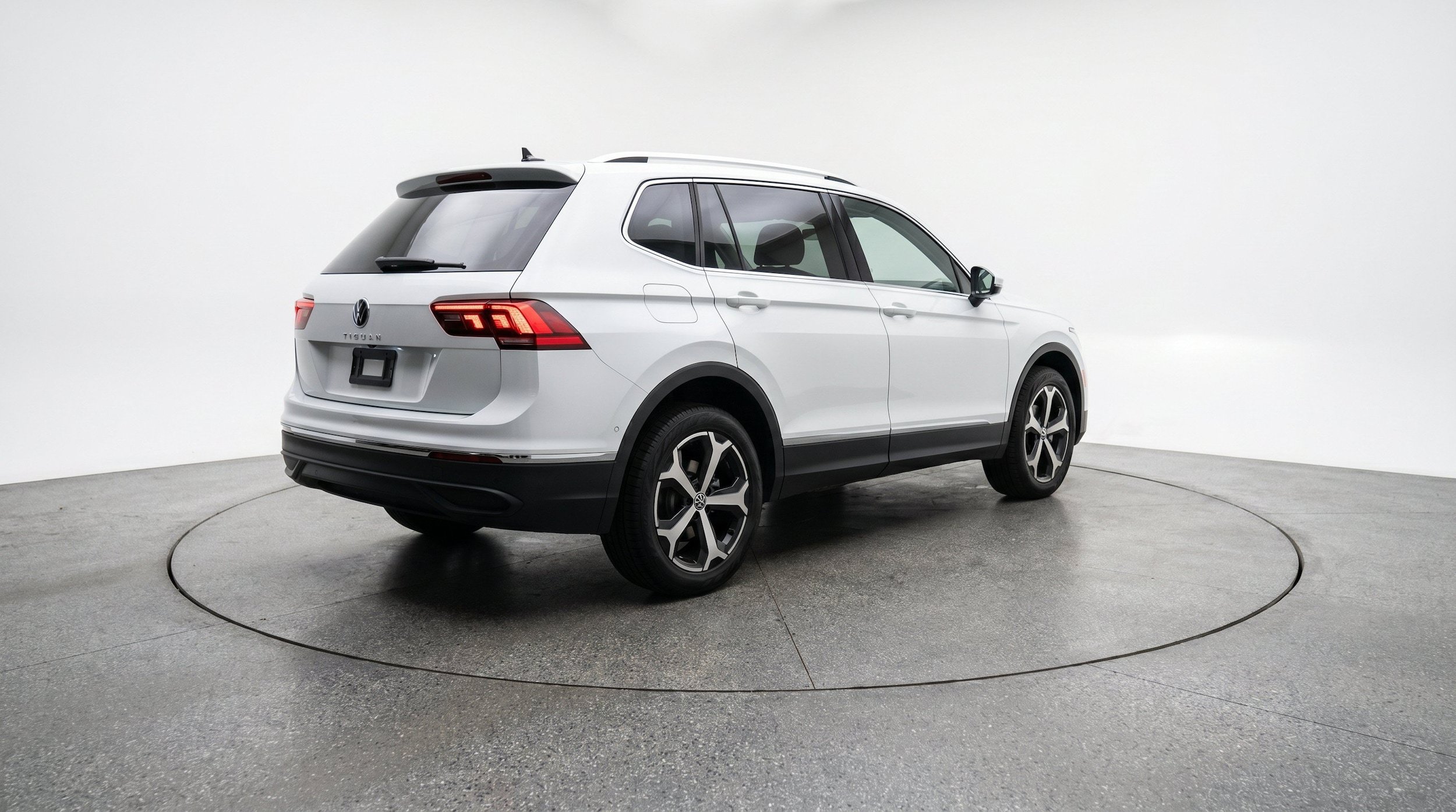 Thumbnail: 2026 Volkswagen Tiguan - 9