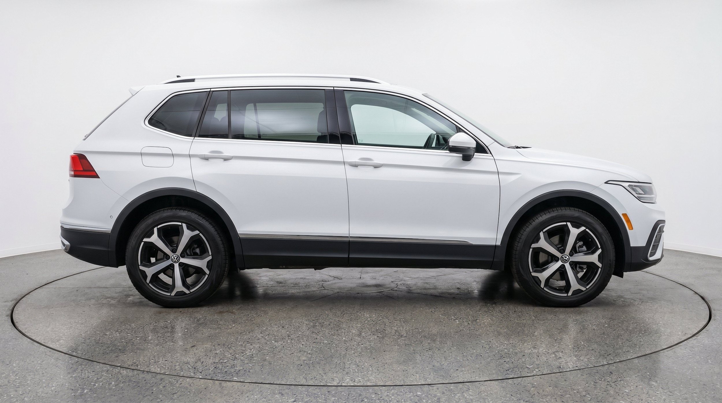 Thumbnail: 2026 Volkswagen Tiguan - 10