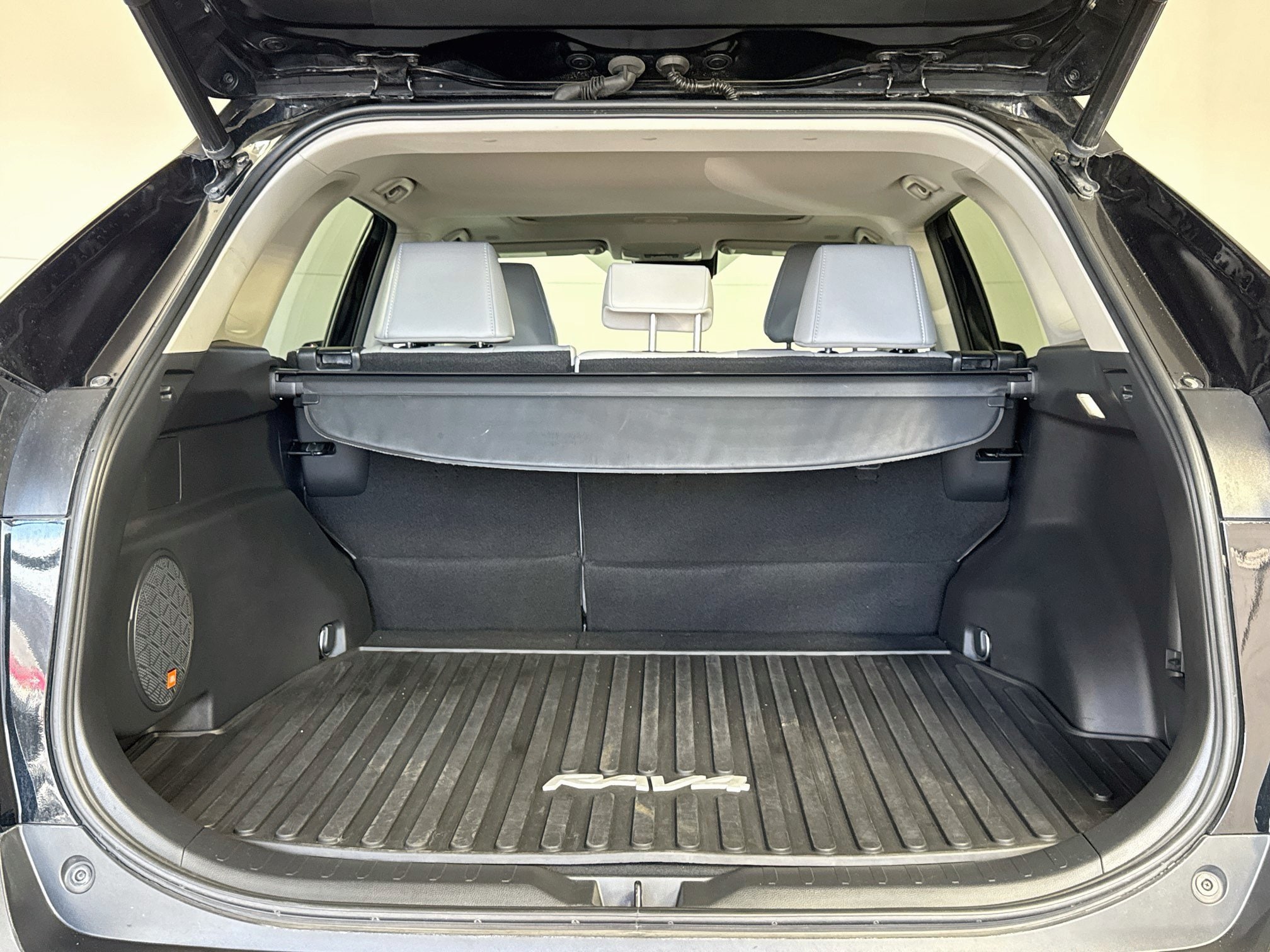 2023 Toyota RAV4 XLE Premium - Photo 34