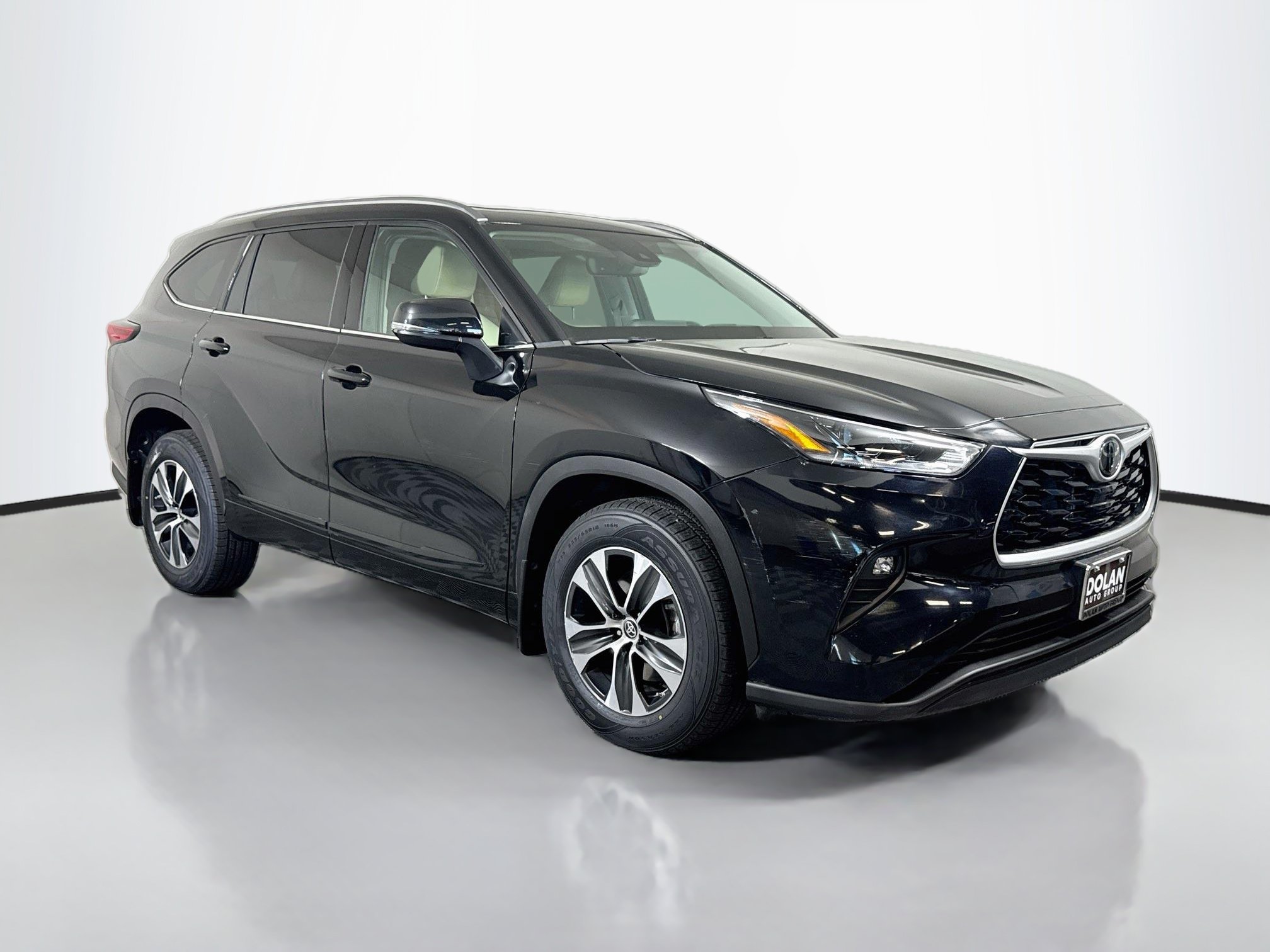 Used 2021 Toyota Highlander XLE SUV