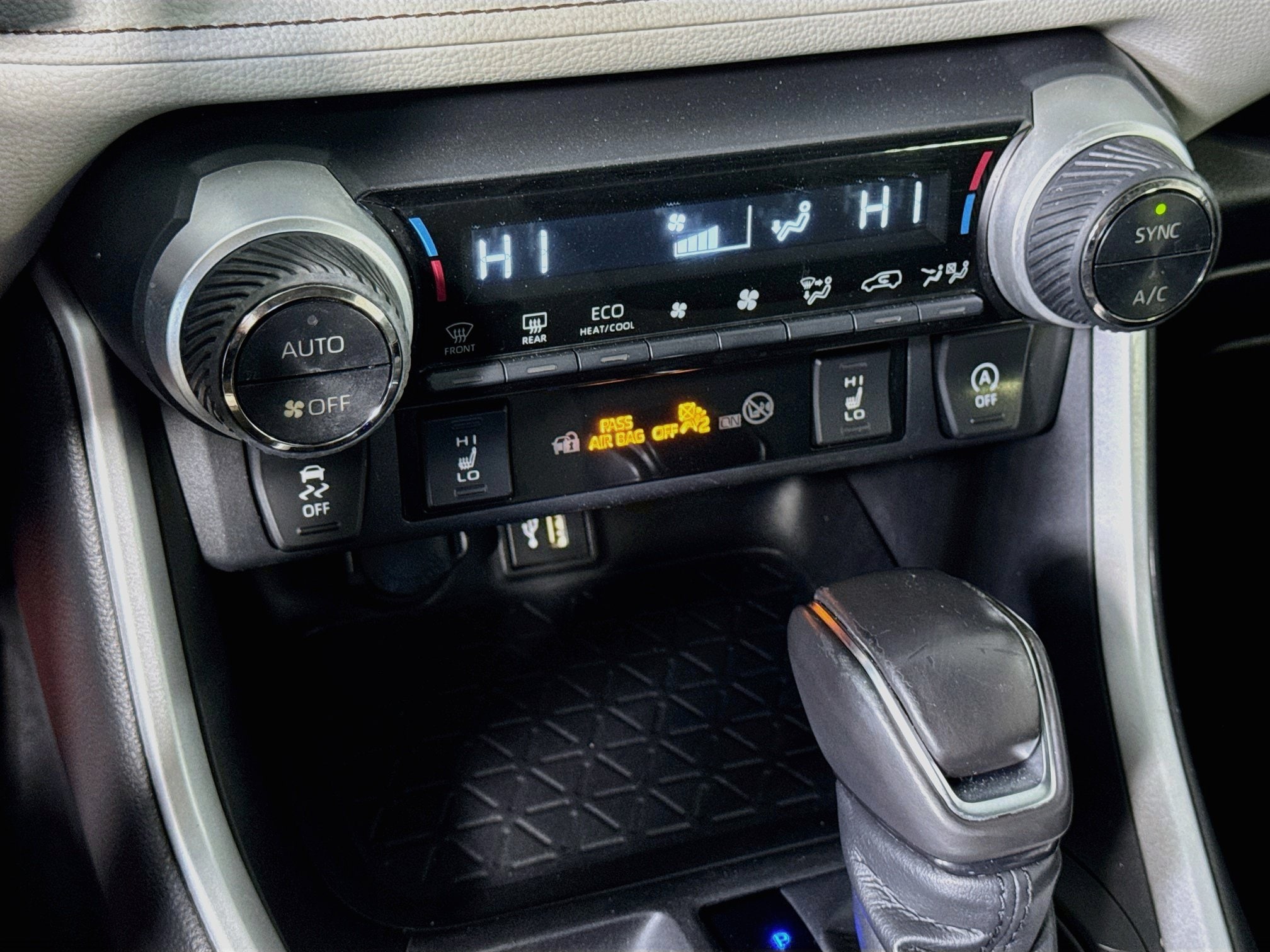 2023 Toyota RAV4 XLE Premium - Photo 26