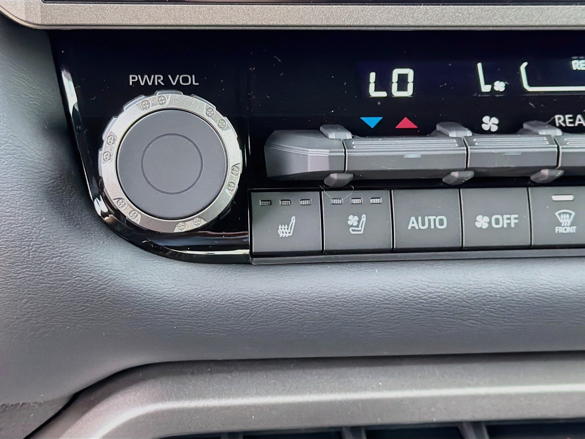 2026 Toyota Sequoia Platinum - Photo 39
