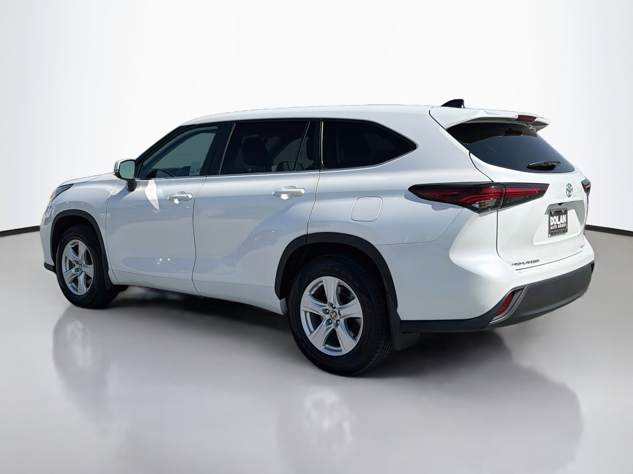 Used 2024 Toyota Highlander LE SUV