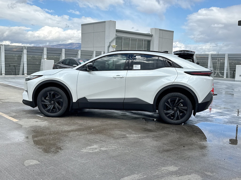 New 2026 Toyota C-HR SE SE AWD