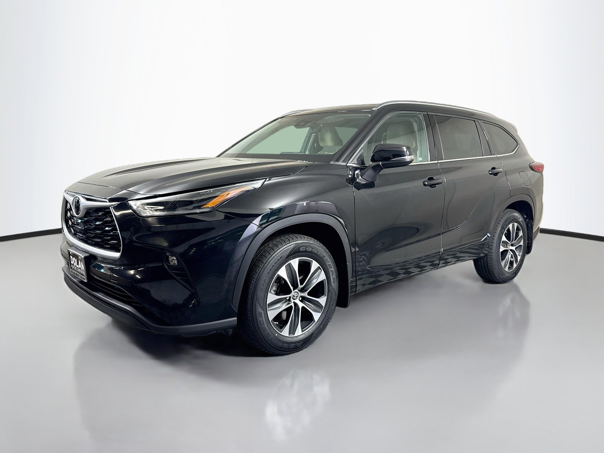 Used 2021 Toyota Highlander XLE SUV