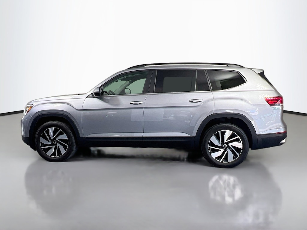 Used 2025 Volkswagen Atlas 2.0T SE w/Technology SUV
